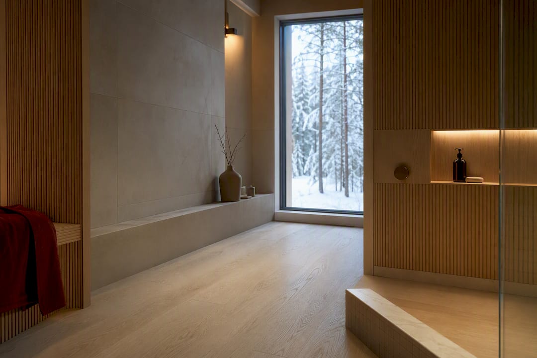 Bagno in stile nordico con materiali naturali