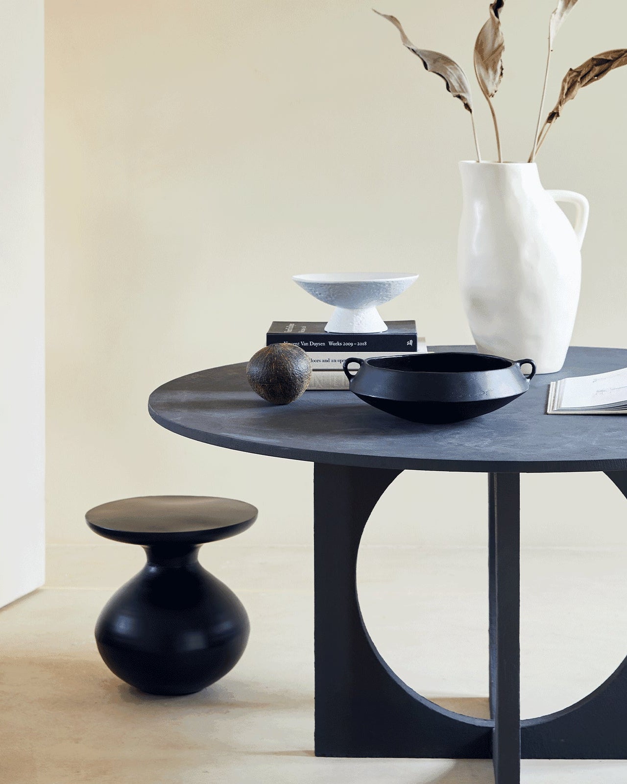 Tummy - Side table in metallo, nero