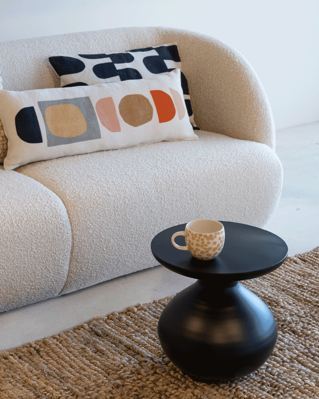 Tummy - Side table in metallo, nero