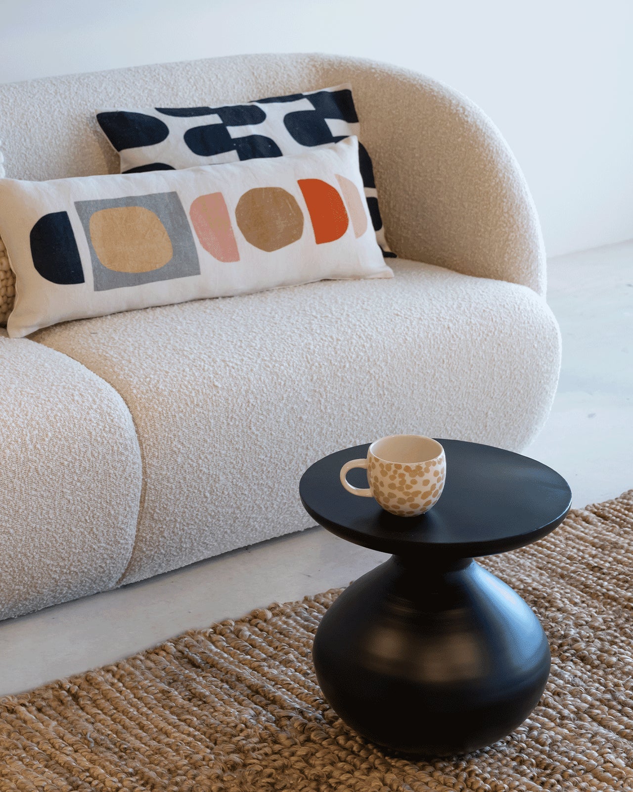 Tummy - Side table in metallo, nero