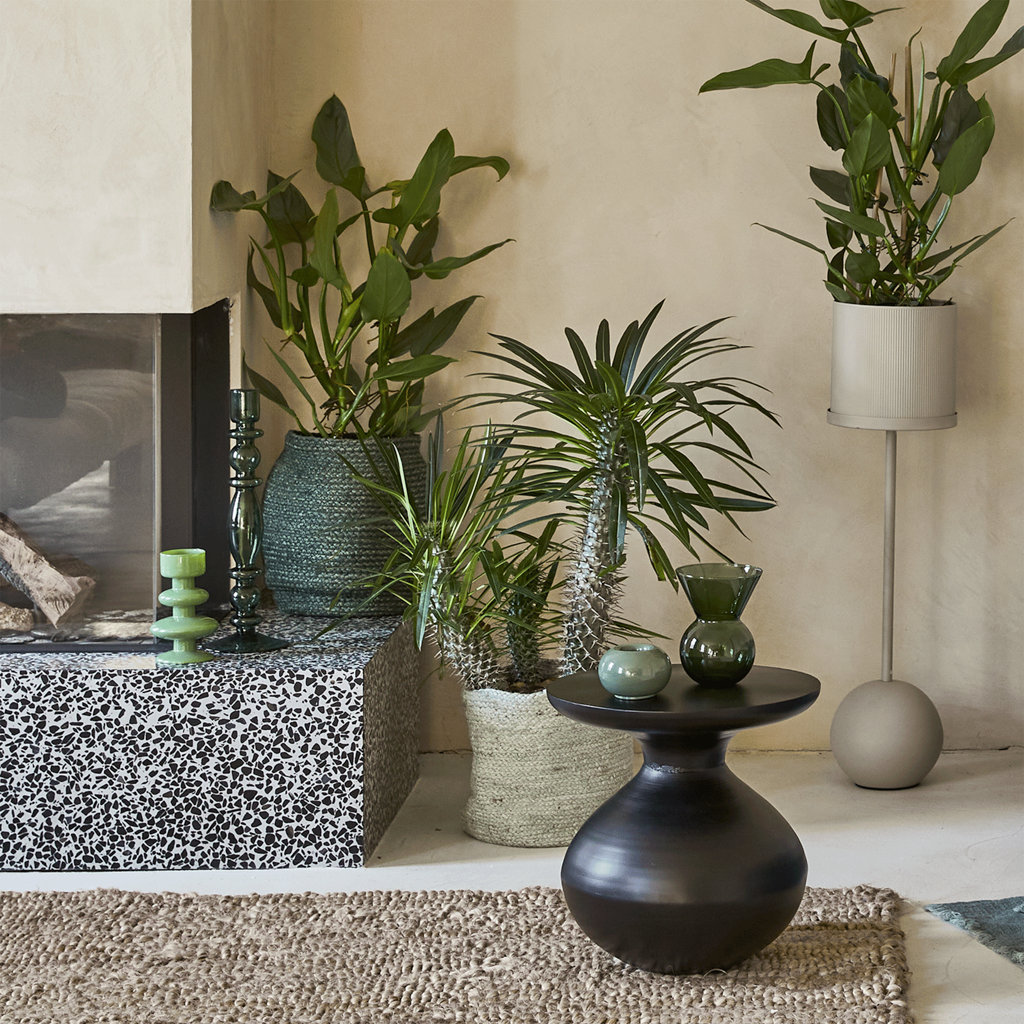 Tummy - Side table in metallo, nero
