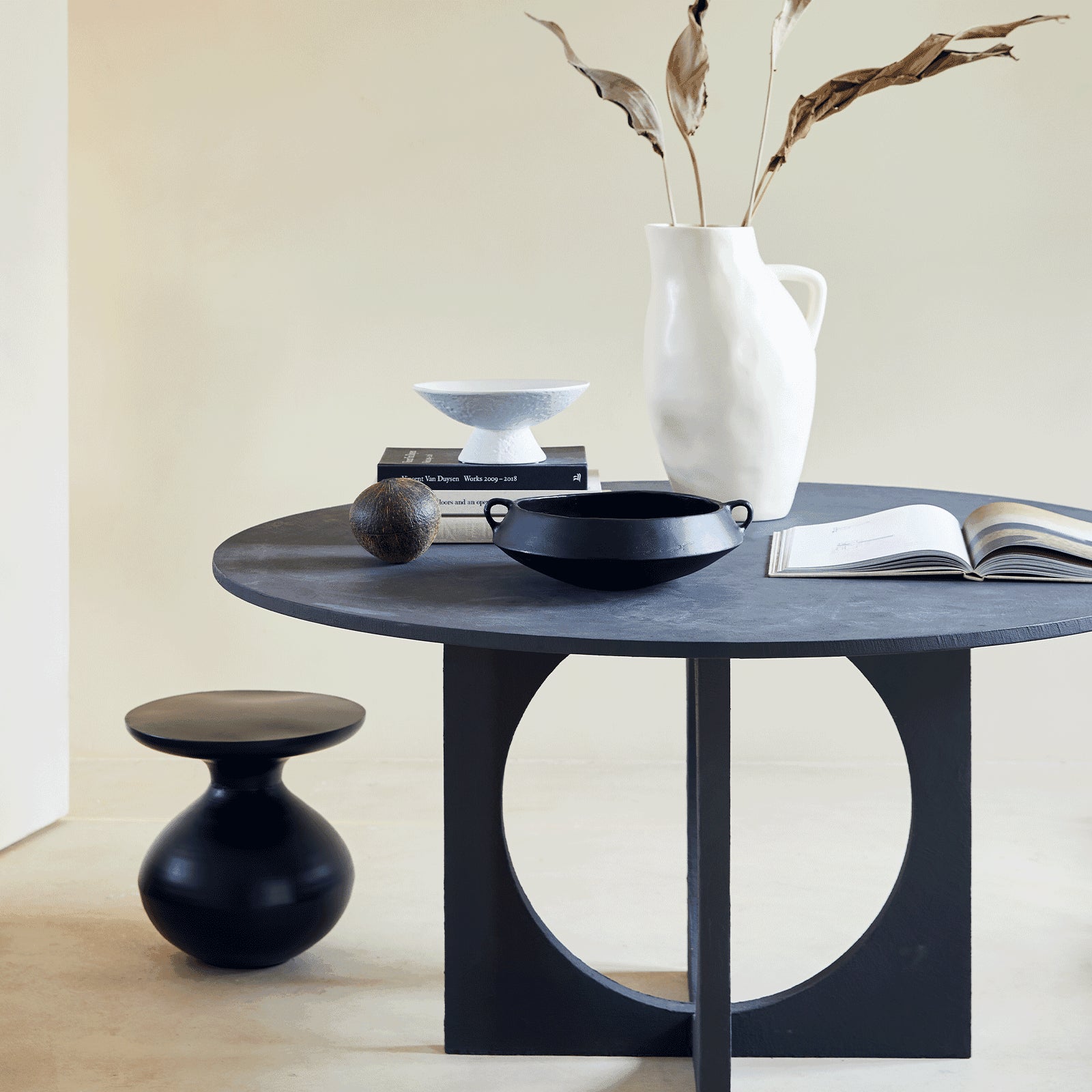 Tummy - Side table in metallo, nero
