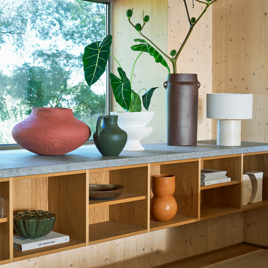 Oreille - Vaso alto con manici in ceramica marrone