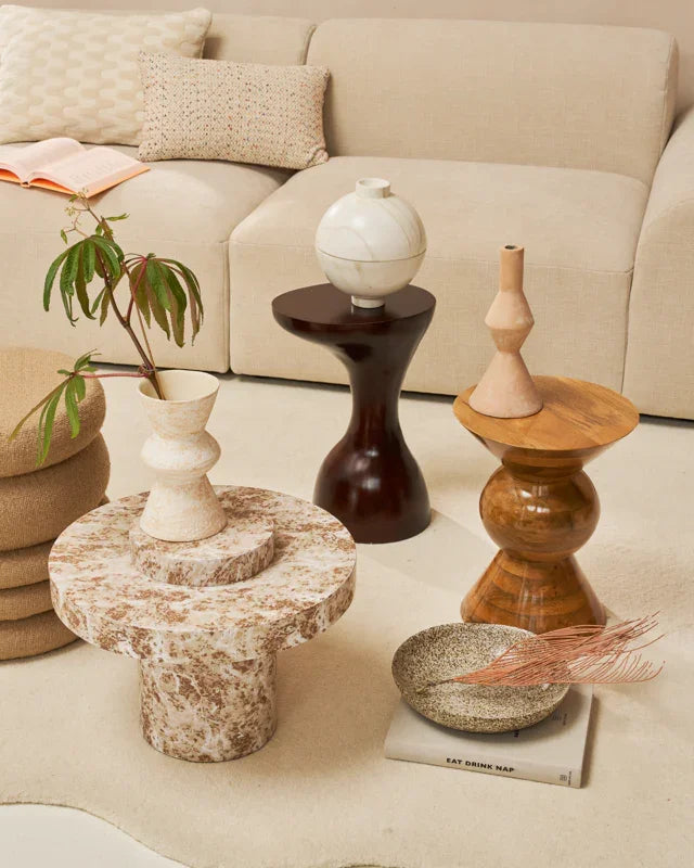 Lustro - side table in legno di mango