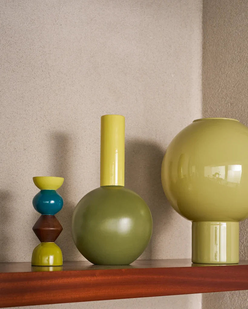 Signe. - Portacandele in legno di mango