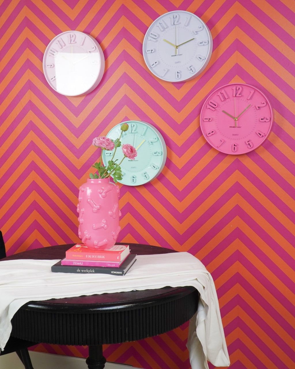 Neon - Orologio da parete fucsia