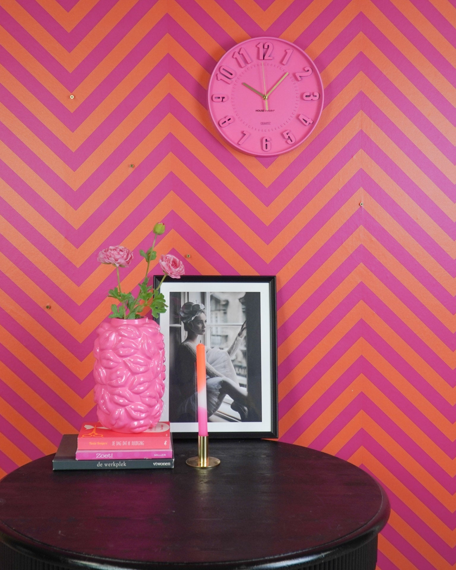 Neon - Orologio da parete fucsia