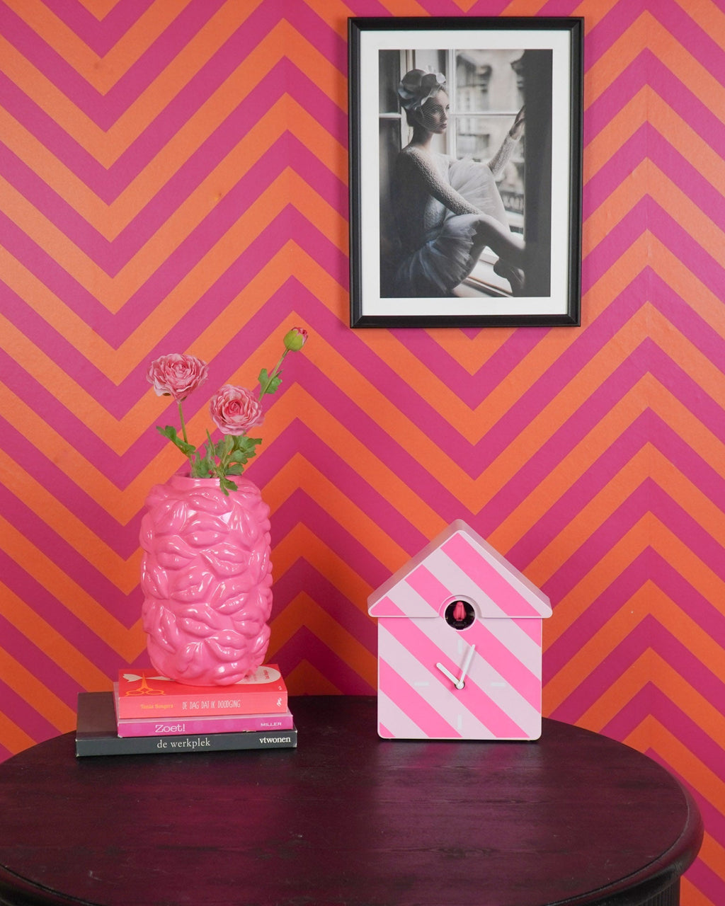 Cucù - Orologio a parete a cucù a righe rosa - 24x27x9cm