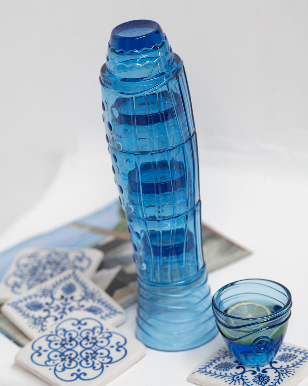 Fish - Scultura a forma di pesce di 5 bicchieri impilabili  in vetro blu