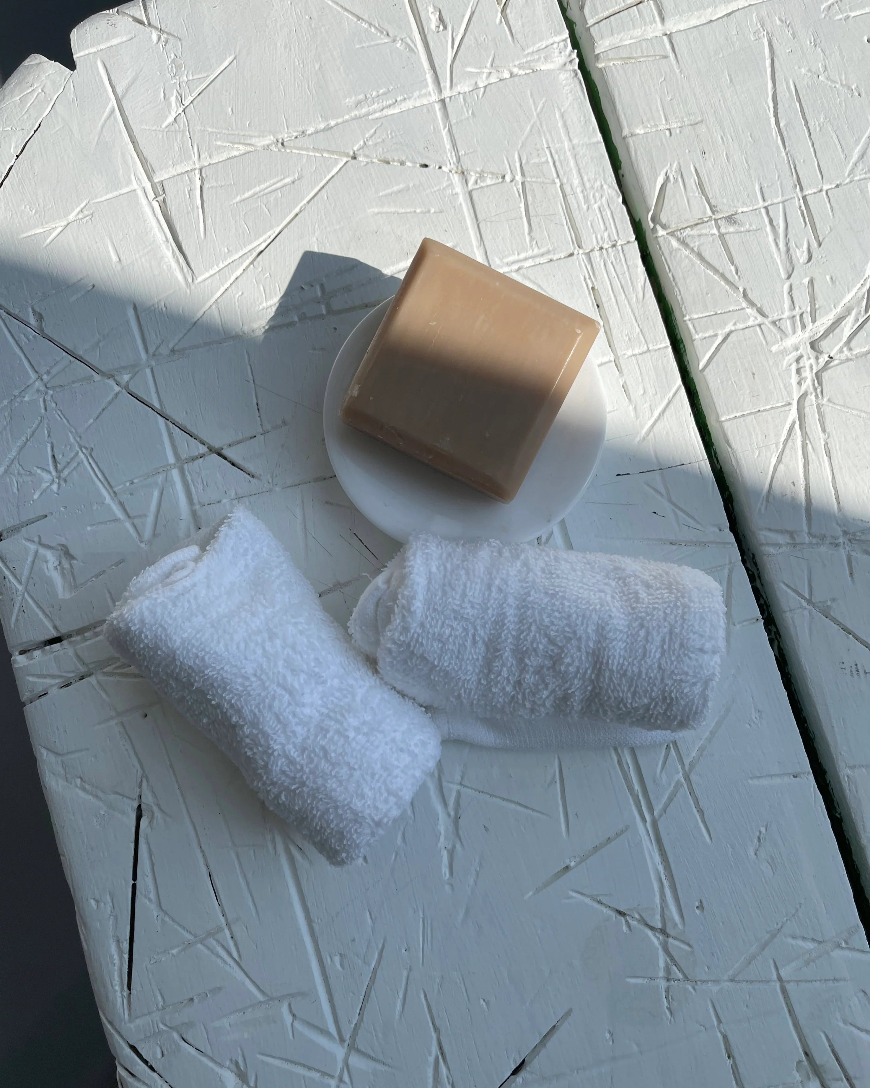 Rounded - Portasapone in marmo bianco