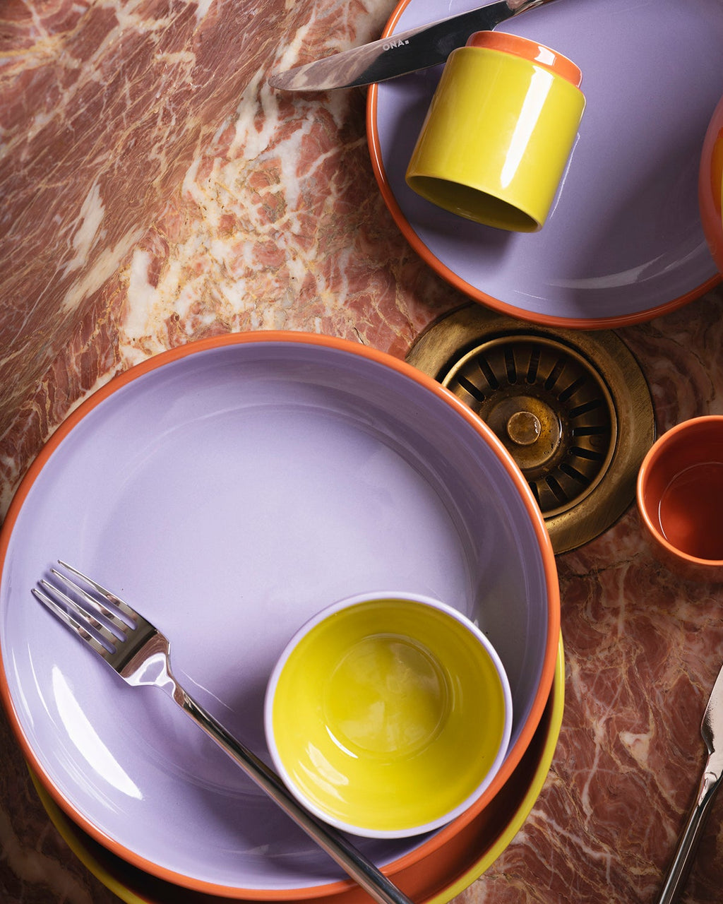 Duo - Piatto fondo viola/arancione, 21x5 cm