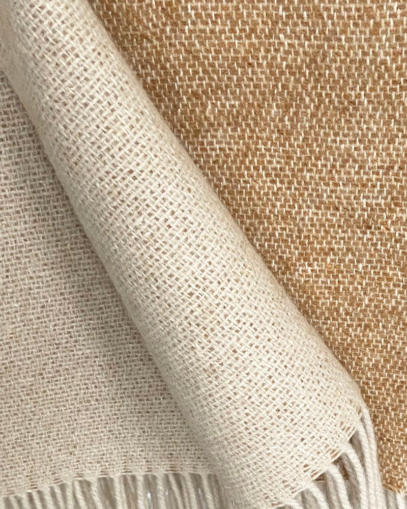 Cam - plaid beige cammello reversibile in lana e acrilico riciclato, 130 x 170 cm