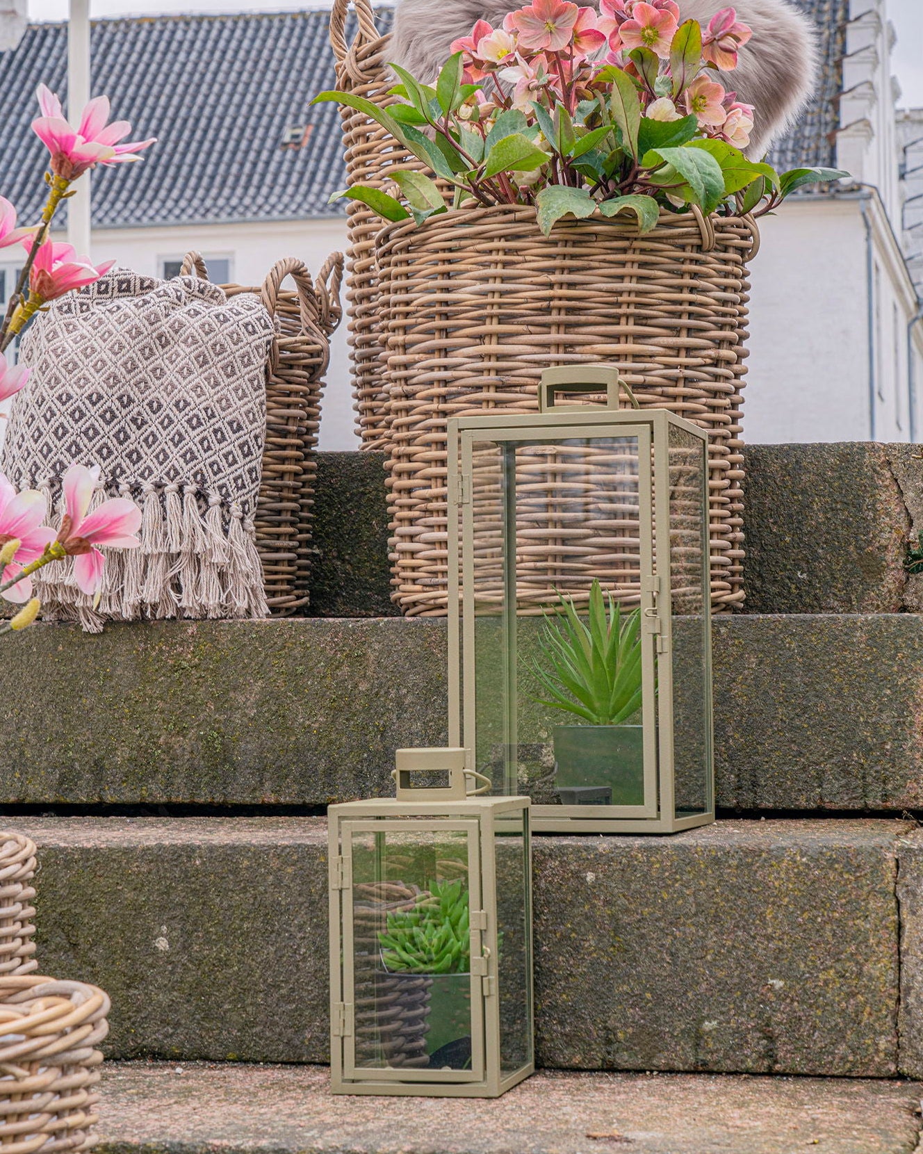 Corfu - Set 2 lanterne con manico, in metallo verde