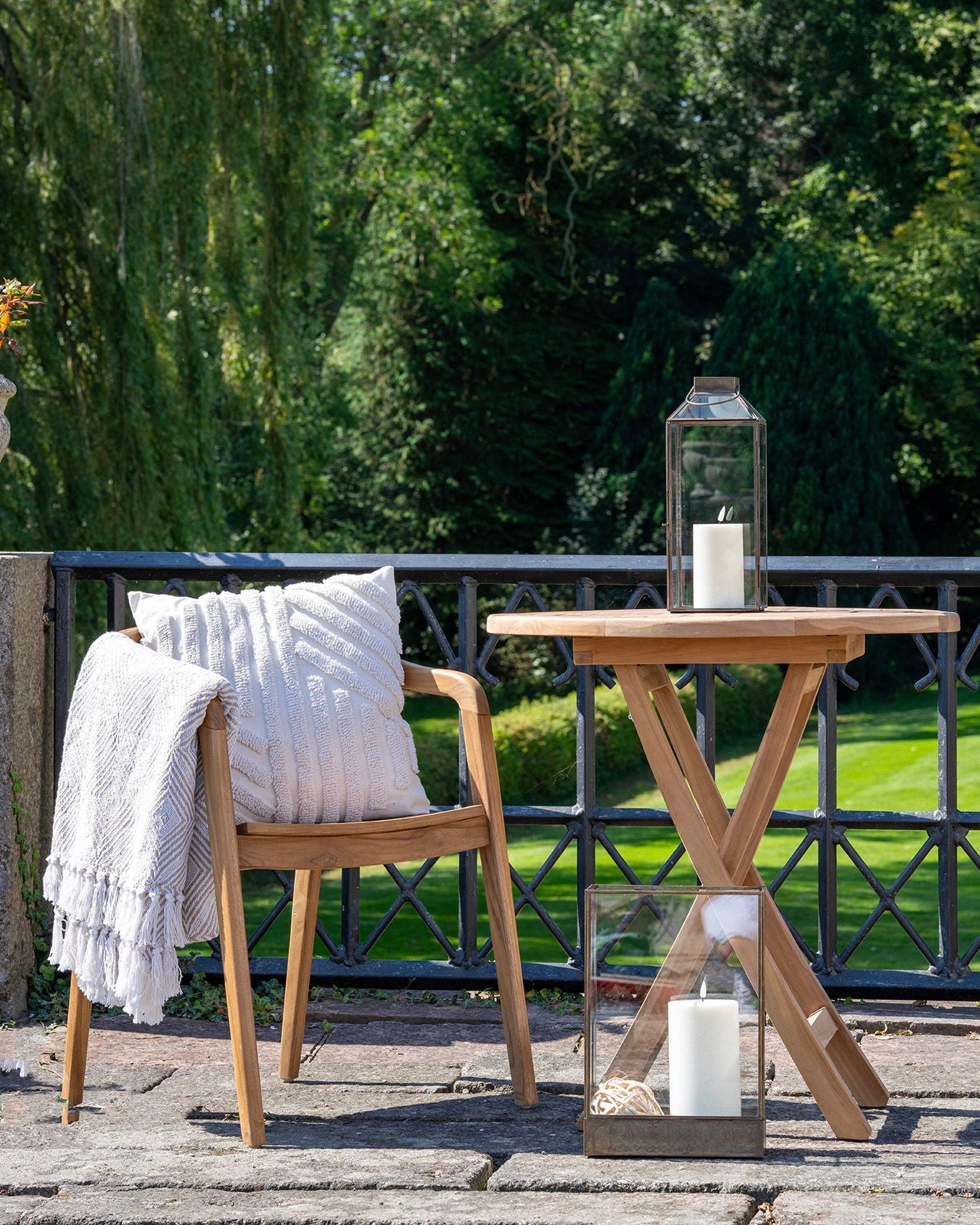 Manali - Lanterna in metallo e vetro, effetto ottone anticato