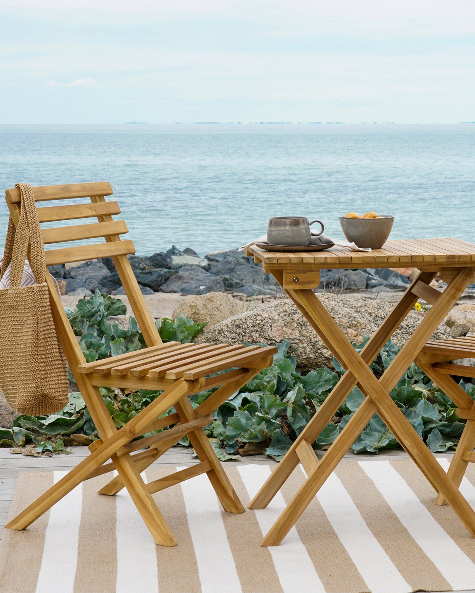 Cuenca - set da caffè, 2 sedie e 1 tavolo, teak, naturale