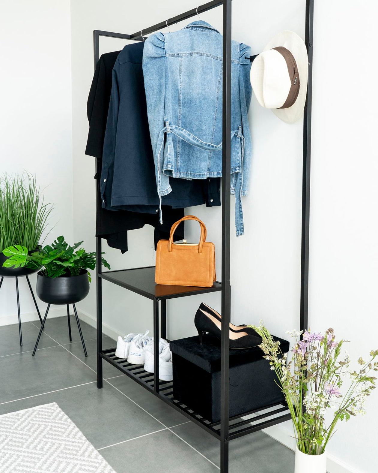 Ardola - set due portavasi neri su trespolo