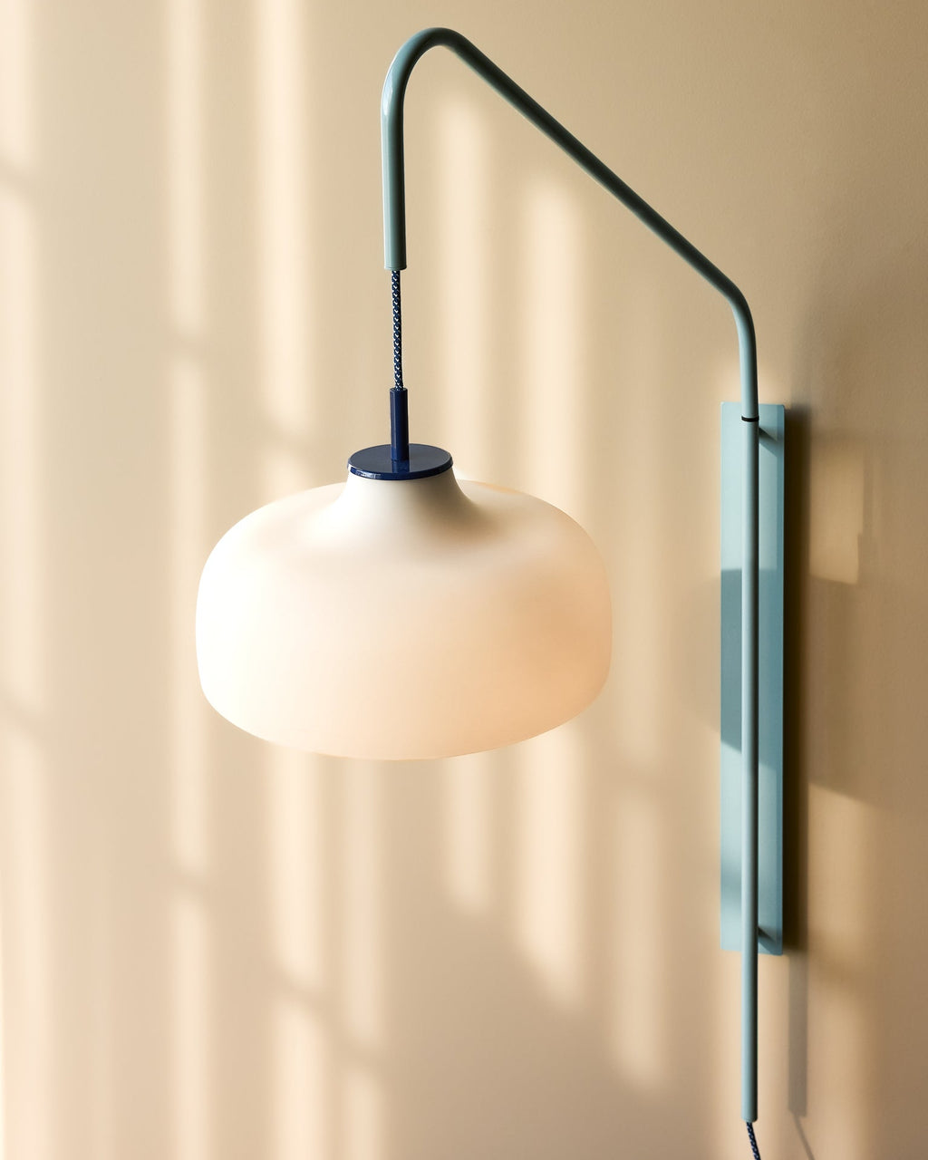 Current - Lampada da parete azzurro chiaro