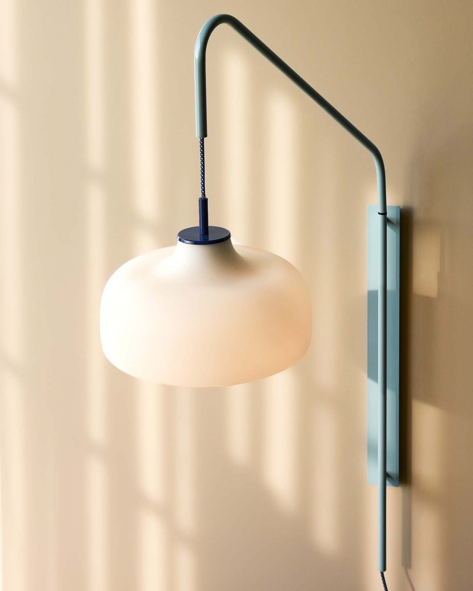 Current - Lampada da parete azzurro chiaro