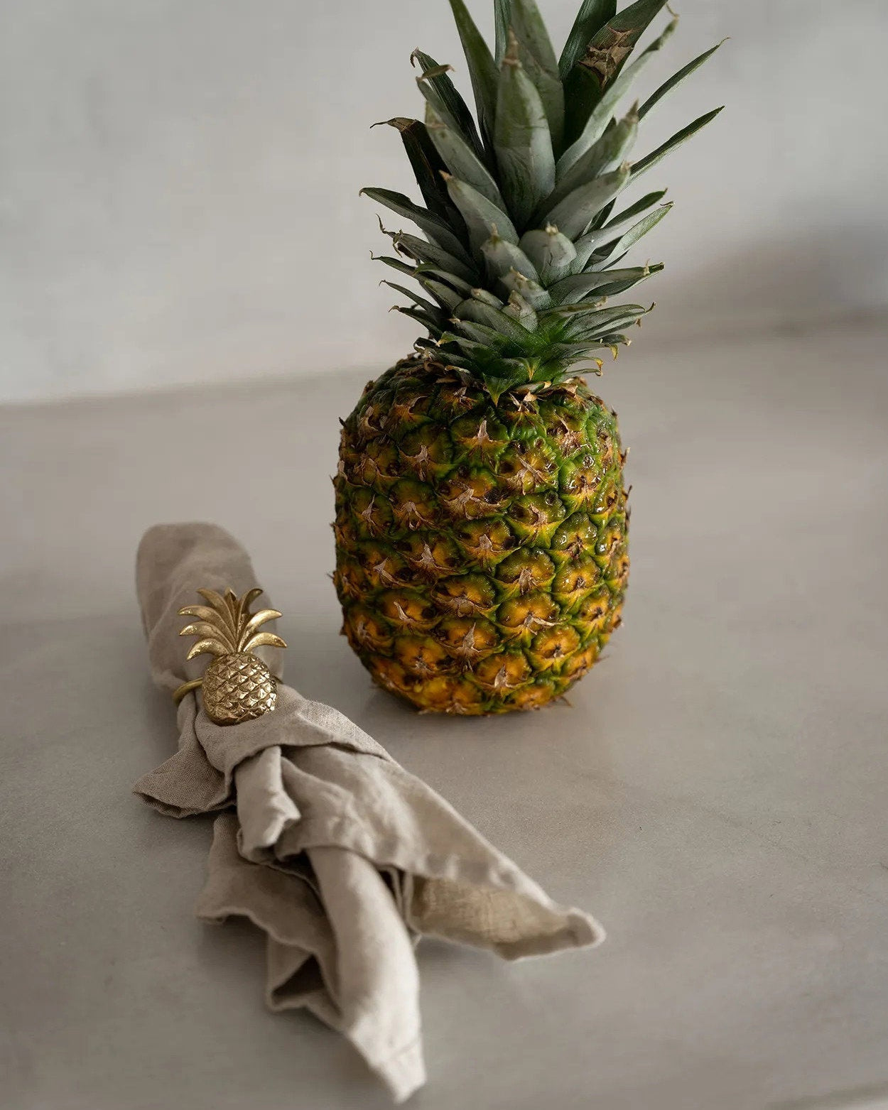 Ananas - Portatovagliolo in ottone dorato