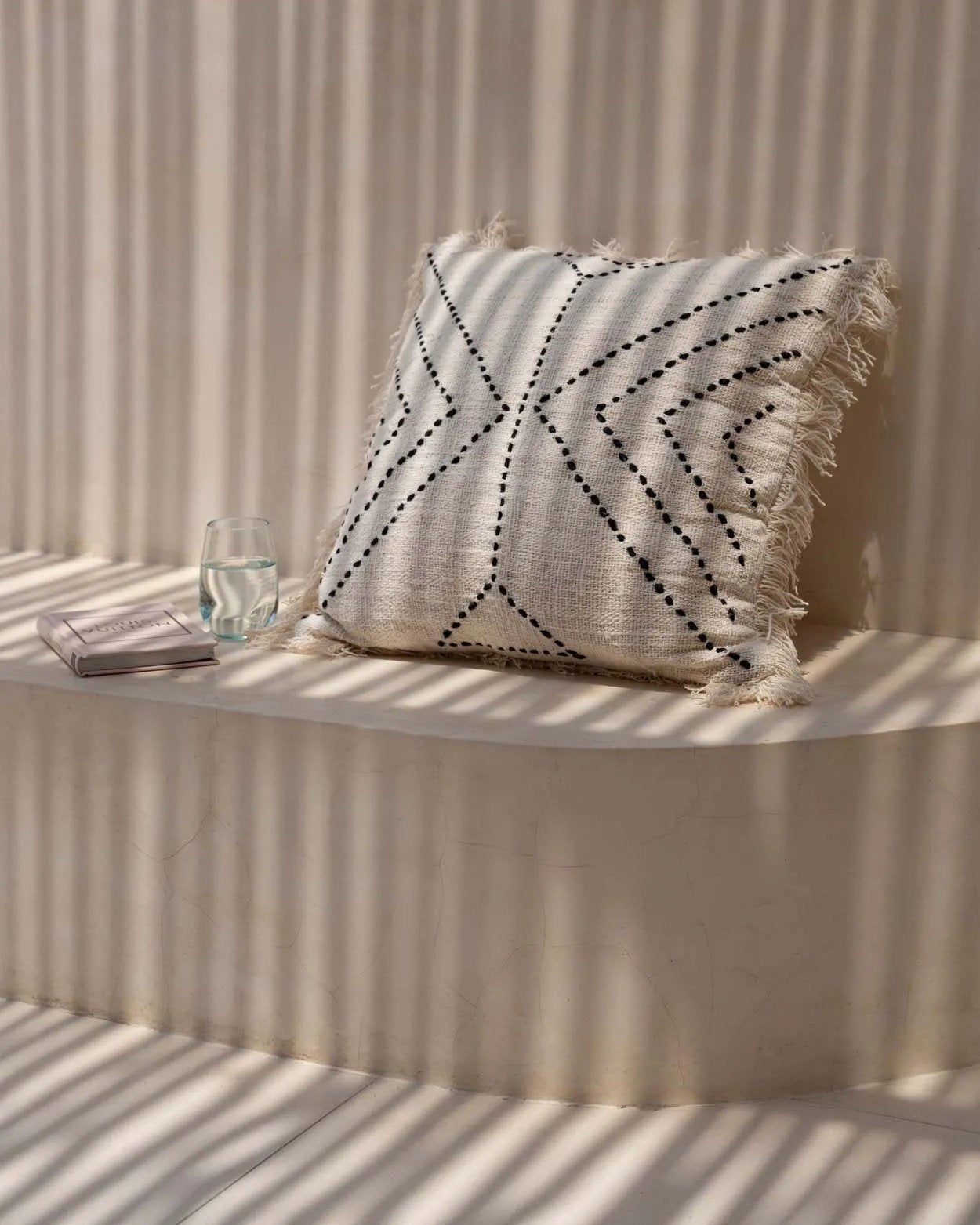 Tribal - Fodera per cuscino in cotone e rafia bianco naturale