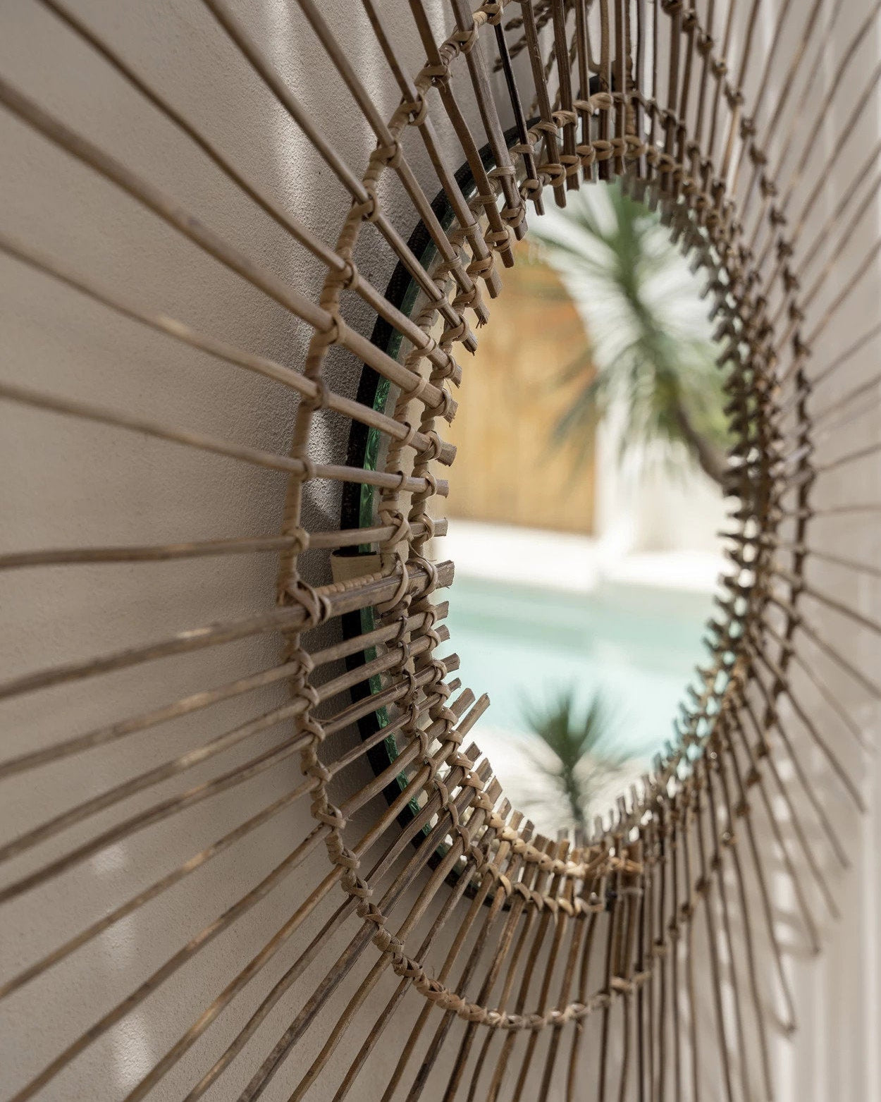 Tropicale L - Specchio a raggiera in rattan