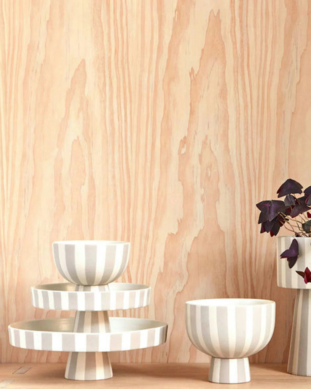Toppu - Vassoio medio in ceramica a righe beige