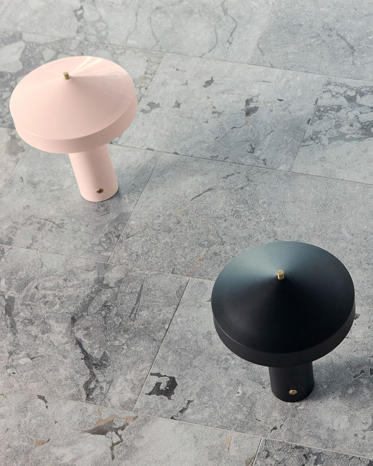 Hatto - Lampada da tavolo rosa