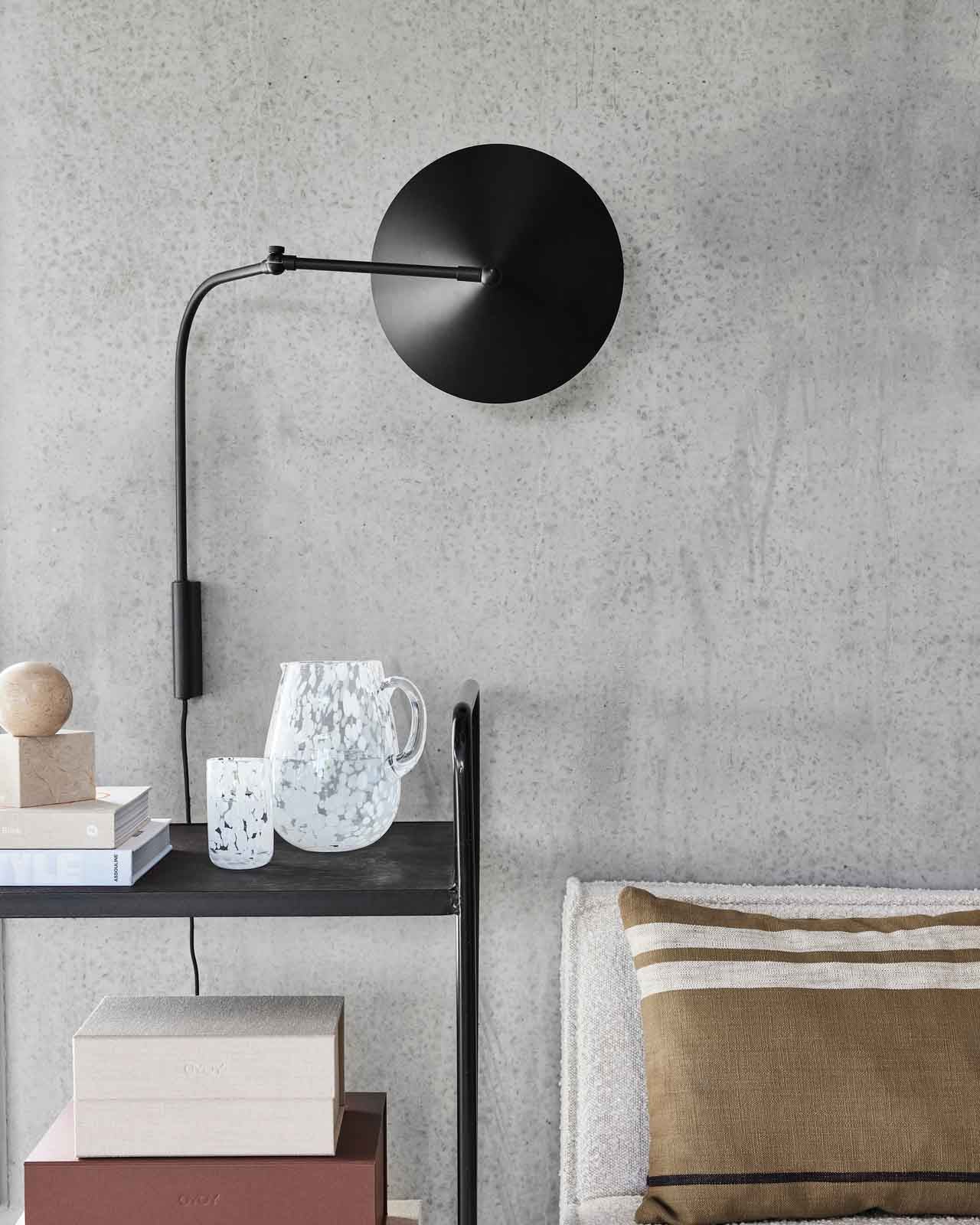 Kasa - Lampada da parete a braccio, nera