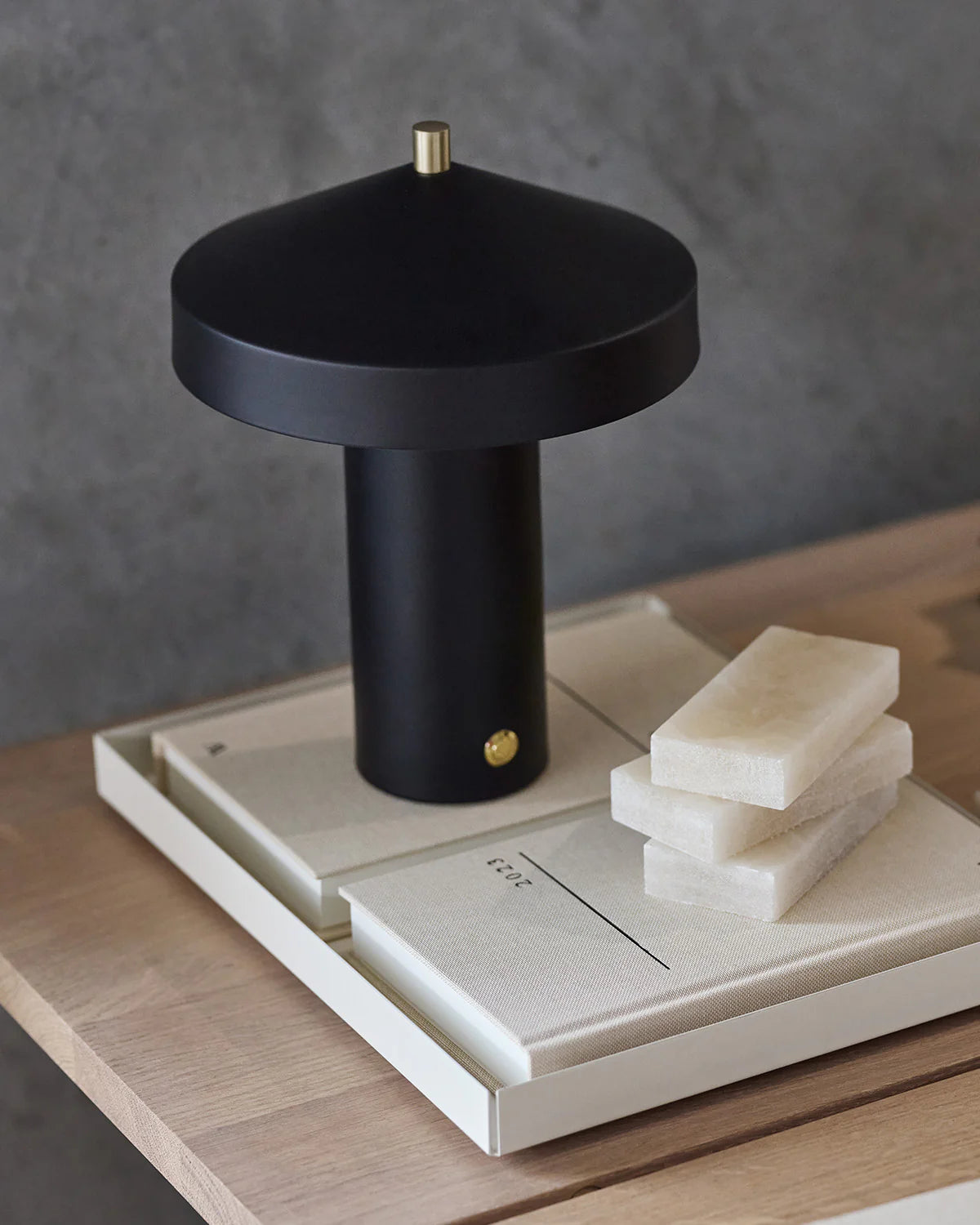 Hatto - Lampada da tavolo LED, nera