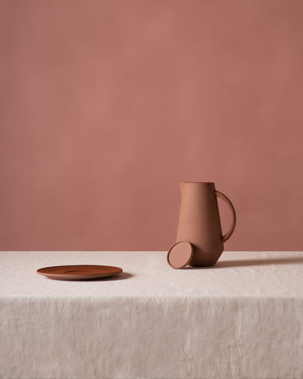 Unison - Caraffa in ceramica rosso cannella