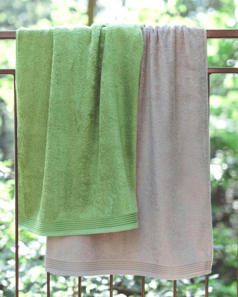 Asciugamani verde acceso