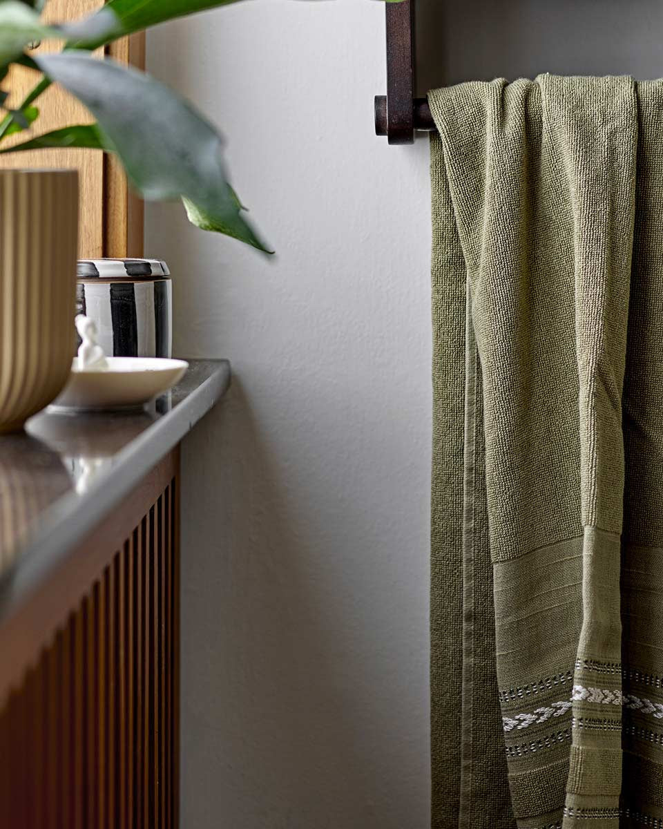 Barattolo a righe per il bagno