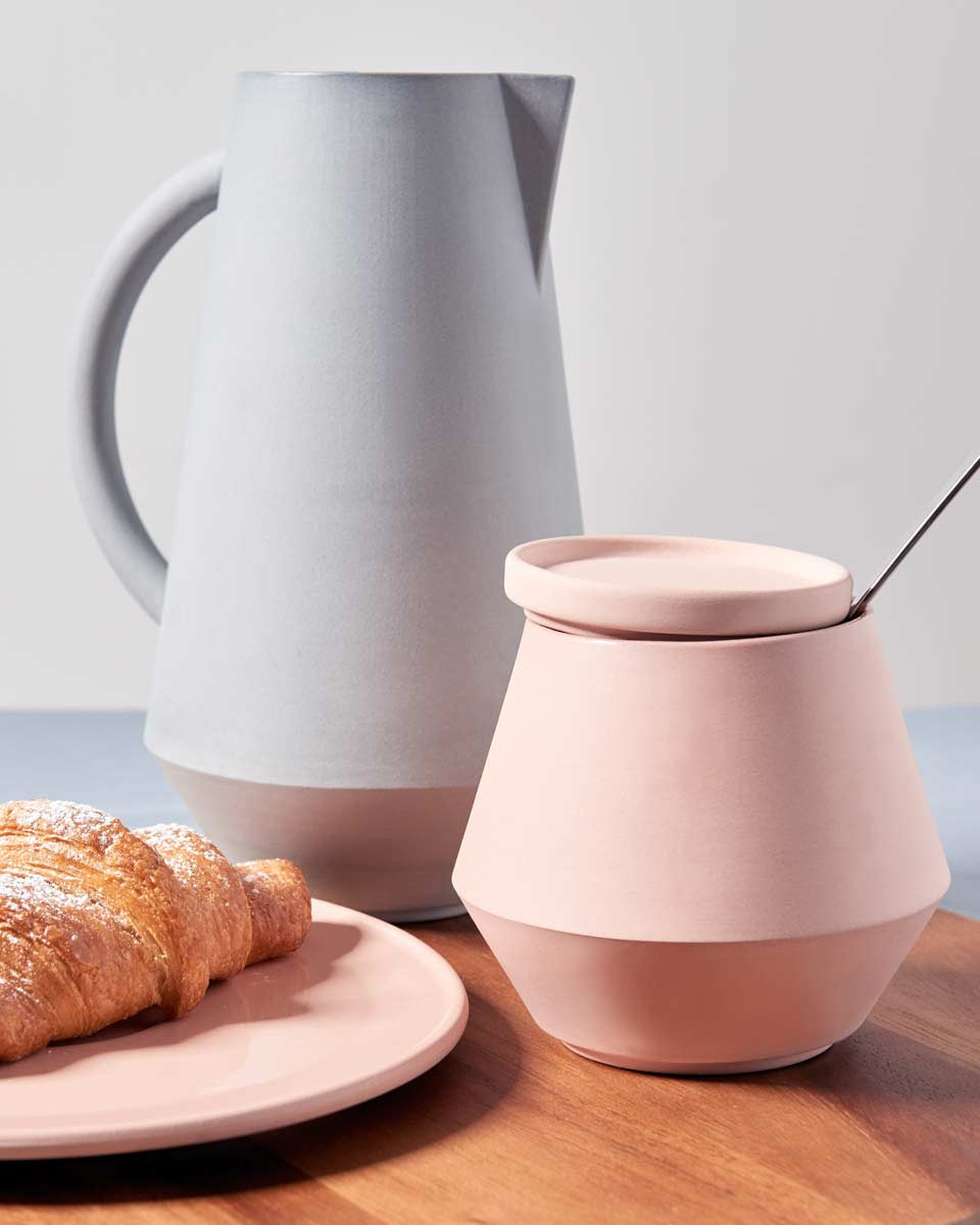 La tazza Unison rosa  si trasforma in un pratico barattolo