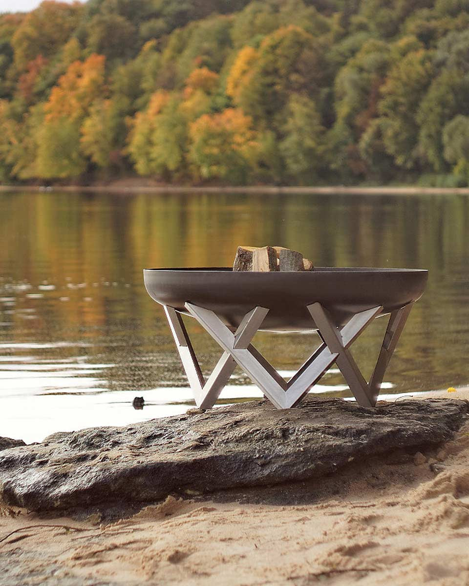 Braciere moderno da completare con griglia per le serate in compagni