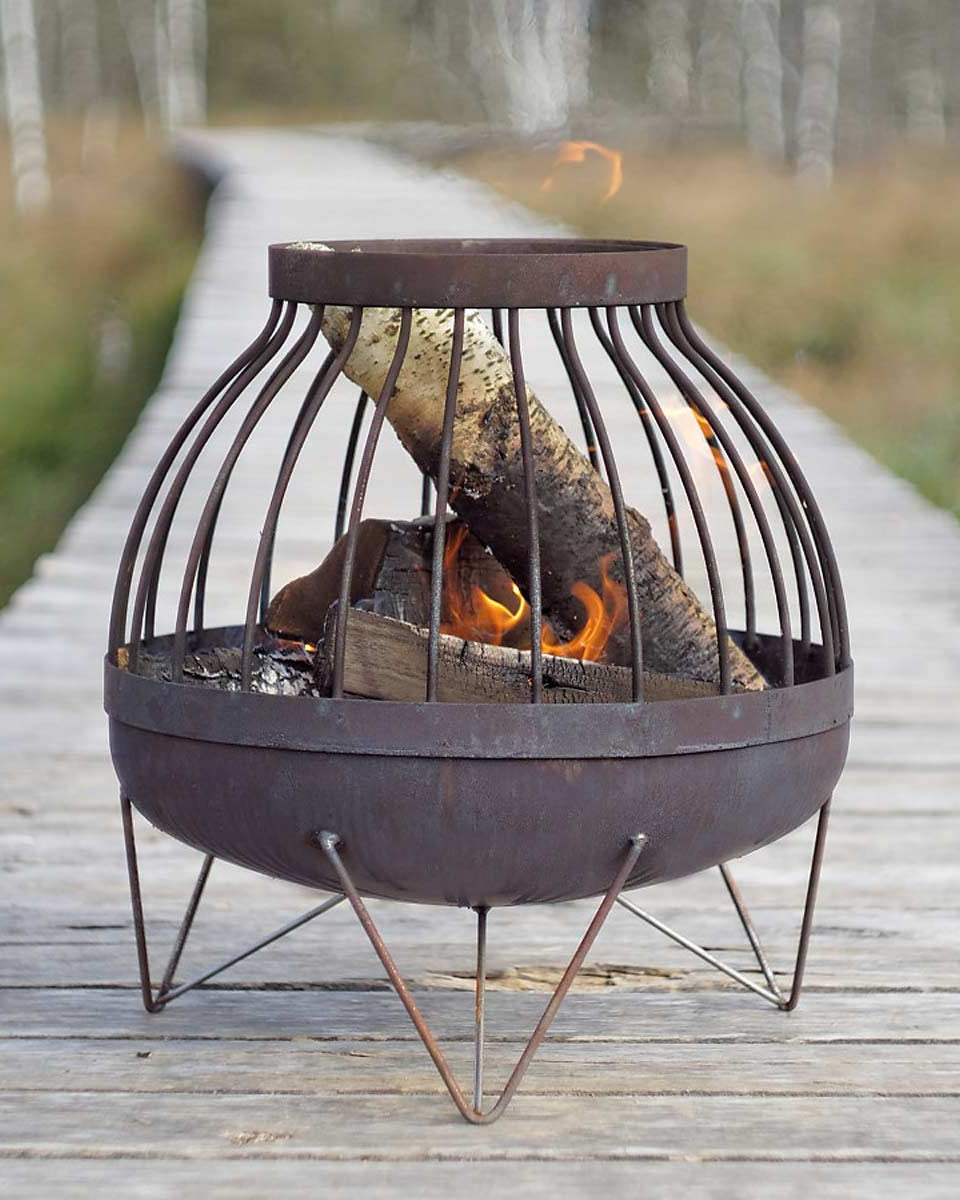 Stile vintage e sapore di altri tempi per il braciere Somma di Arpe Studio