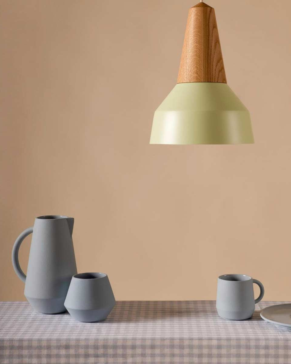 Caraffa azzurra dal design nordico