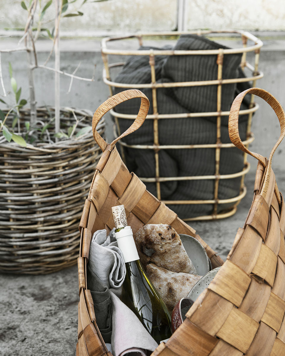 Set di 3 ceste coniche proposte da House Doctor per contenere con stile oggetti, riviste ecc...