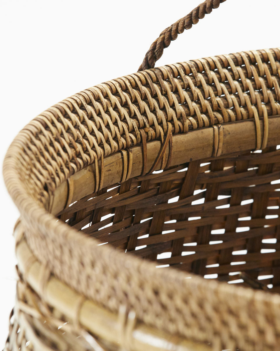 Cesta elegante in rattan e bamboo