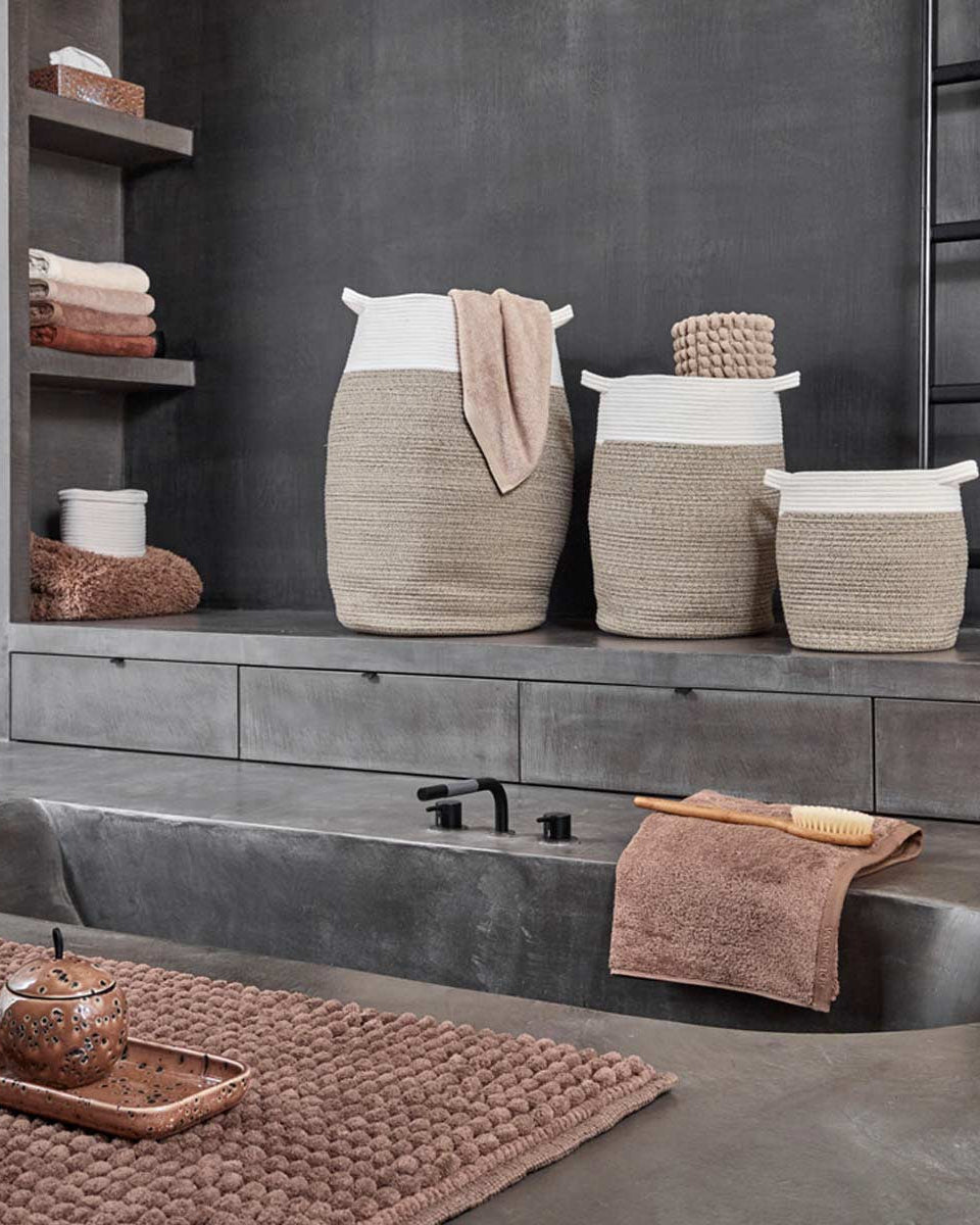 Cesti per il bagno di varie dimensioni