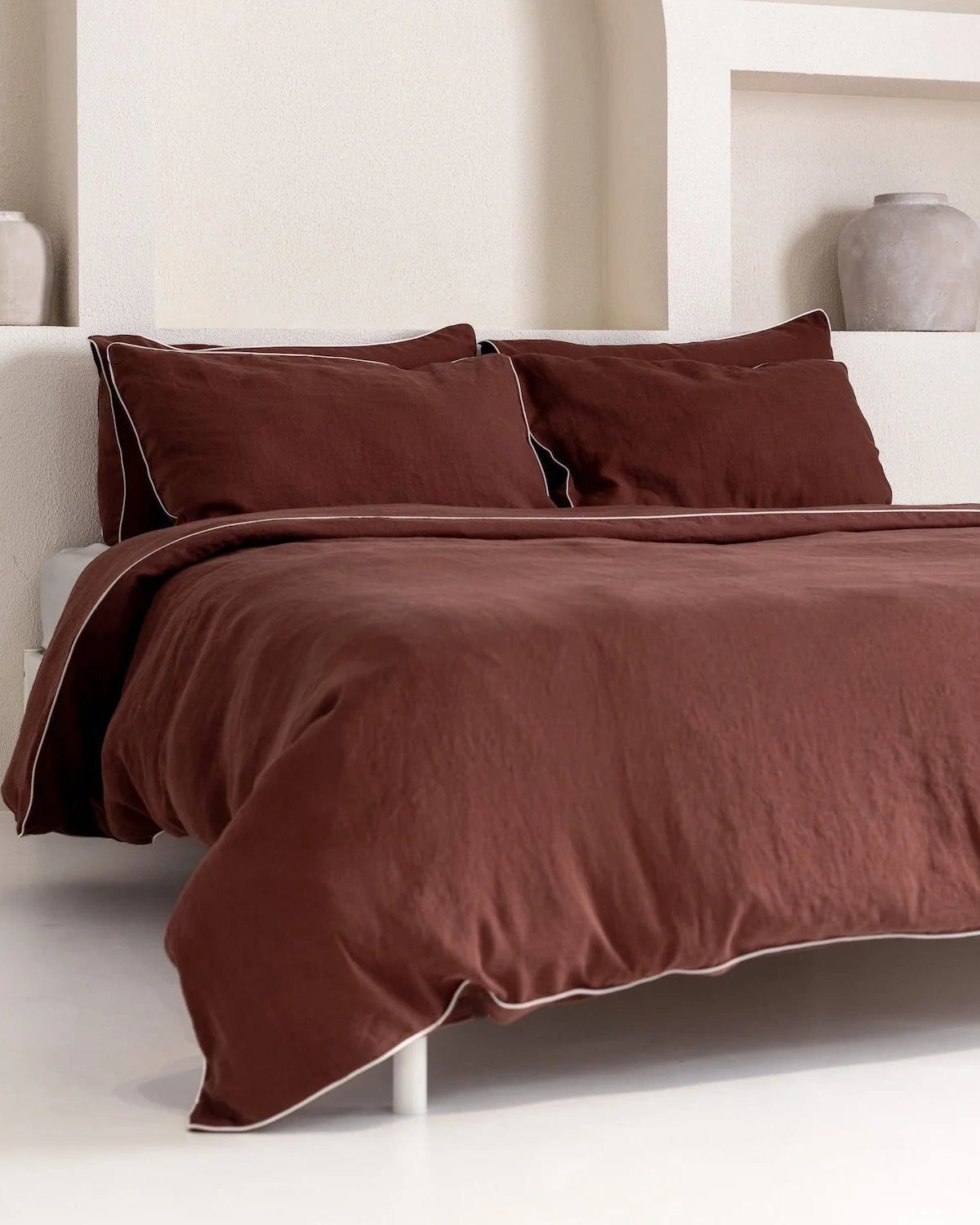 Piping - set copripiumino in lino cioccolato con bordo bianco + federe