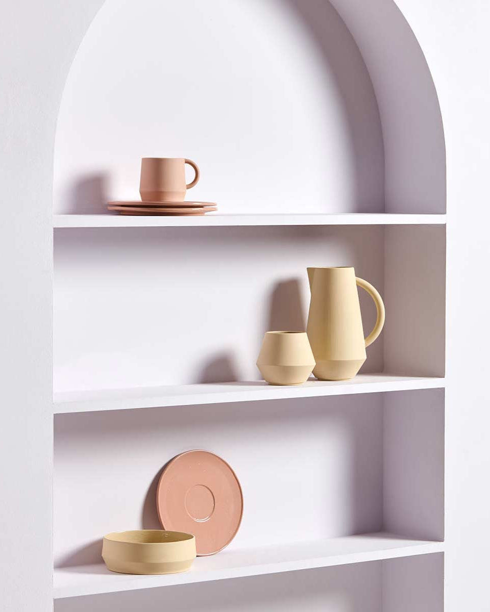 Ciotola decorativa in ceramica.