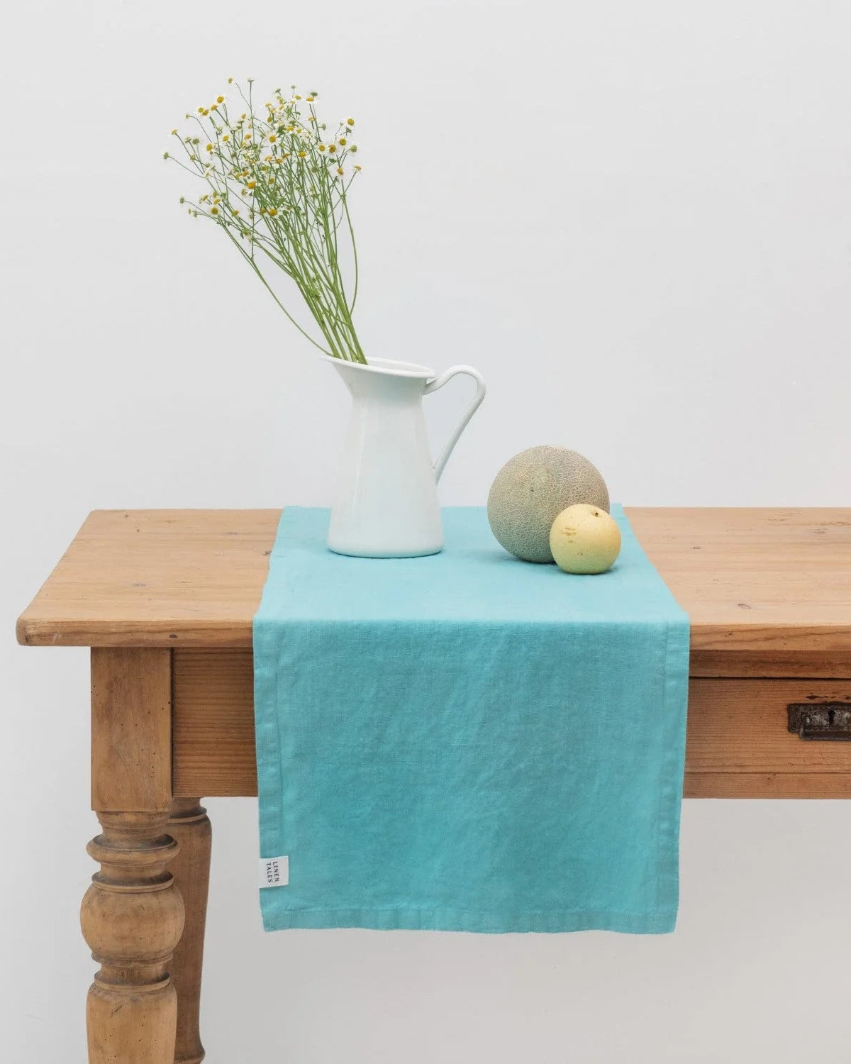 Coastal Blue - runner in lino azzurro