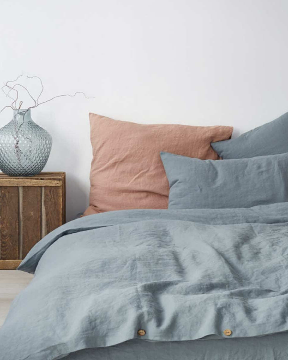 Set copripiumino e due federe in lino azzurro polvere