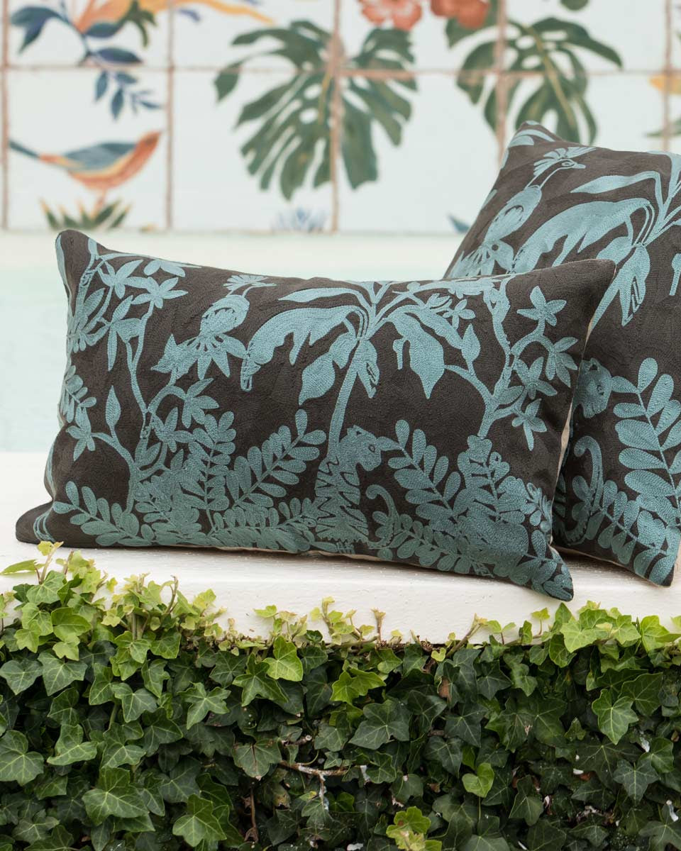 Cuscini ricamati giungla