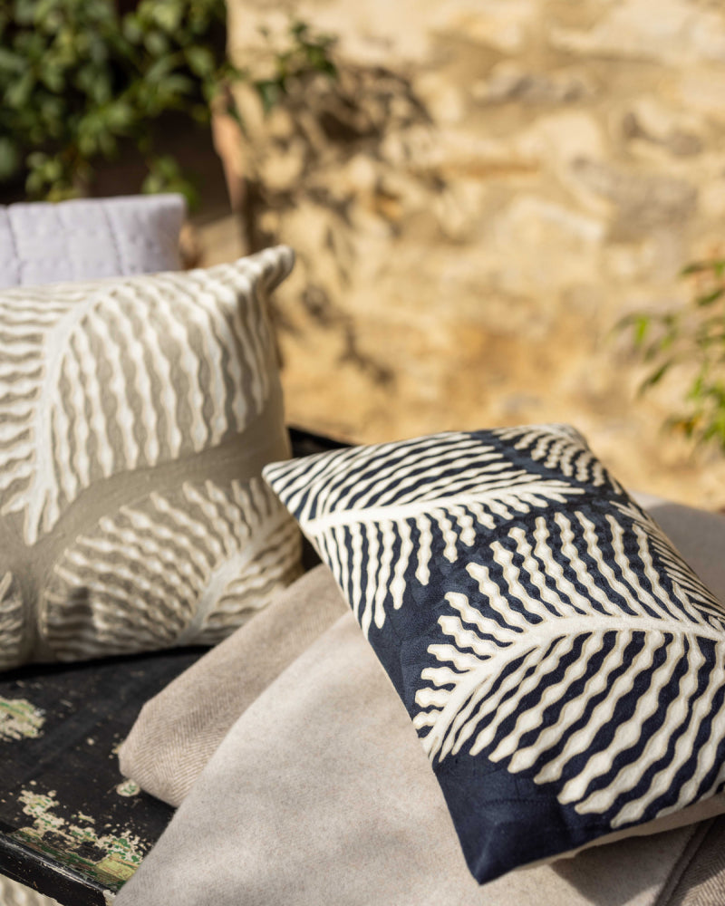 Cuscino ricamato Flora Marine 30 X 50