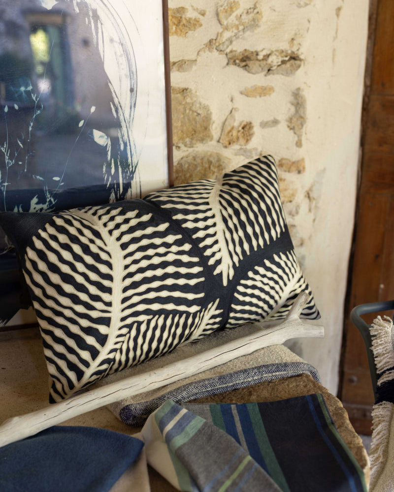 Cuscino ricamato Flora Marine 30 X 50