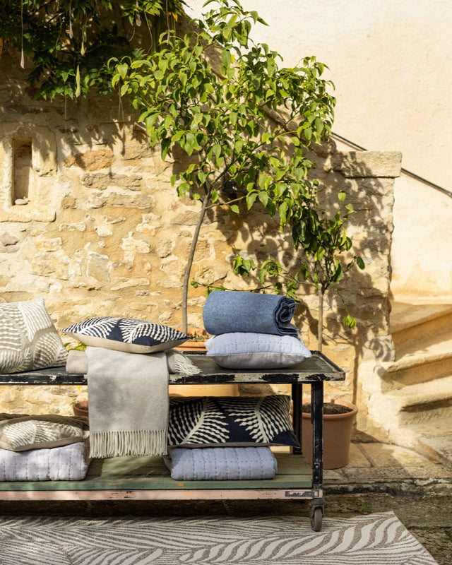 Cuscino ricamato Flora Marine 40 X 65