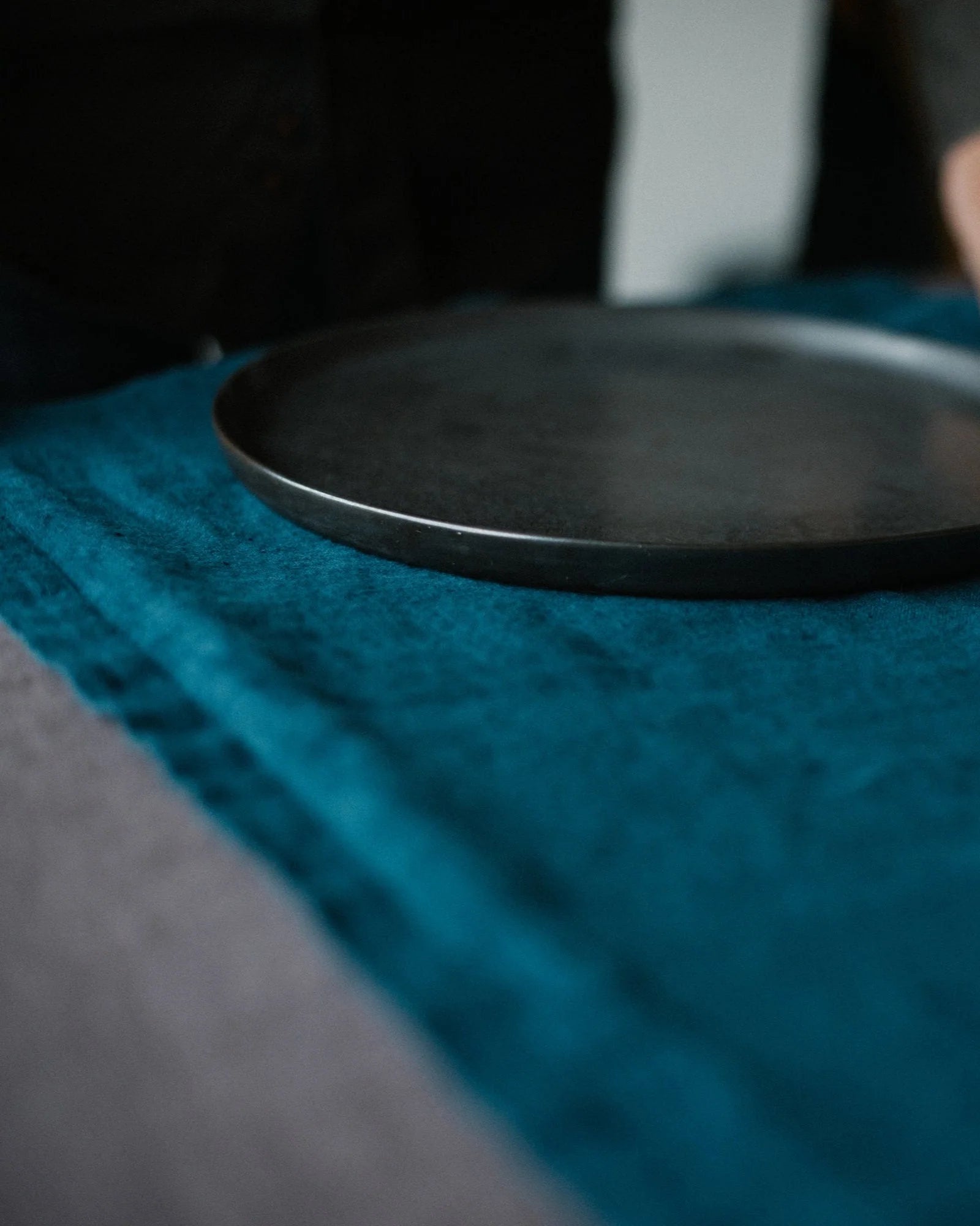 Deep Water - runner in lino blu