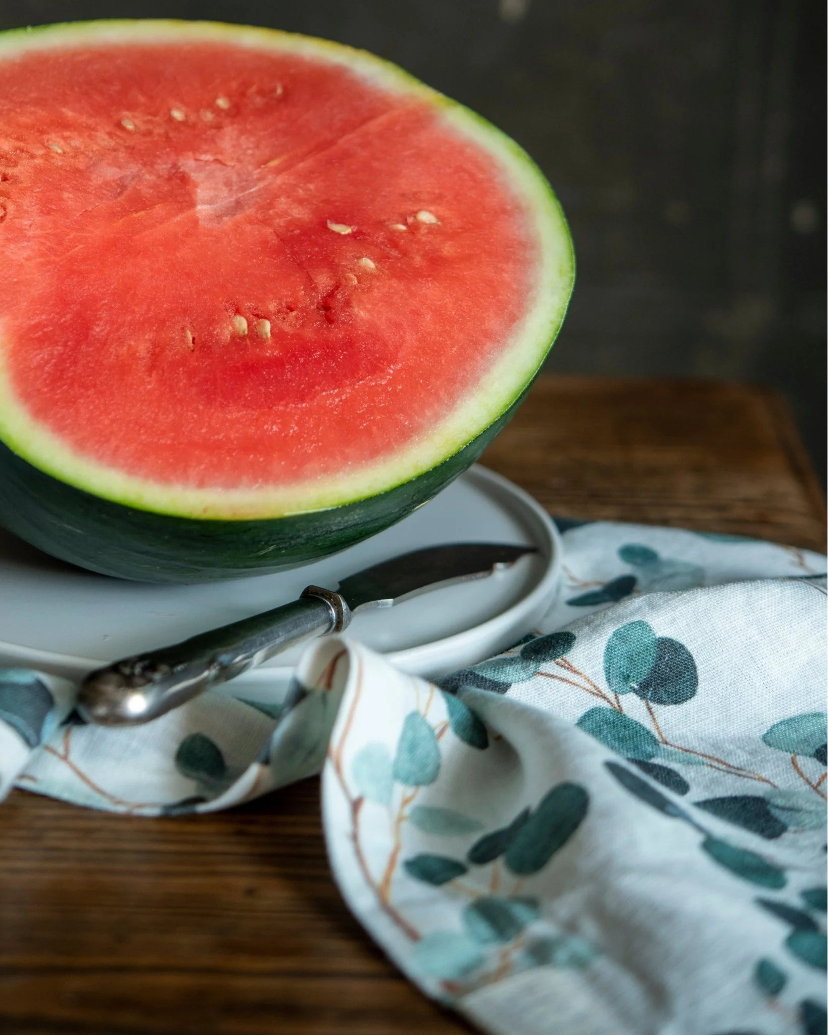 Eucalyptus - runner in lino bianco con ramage di eucalipto