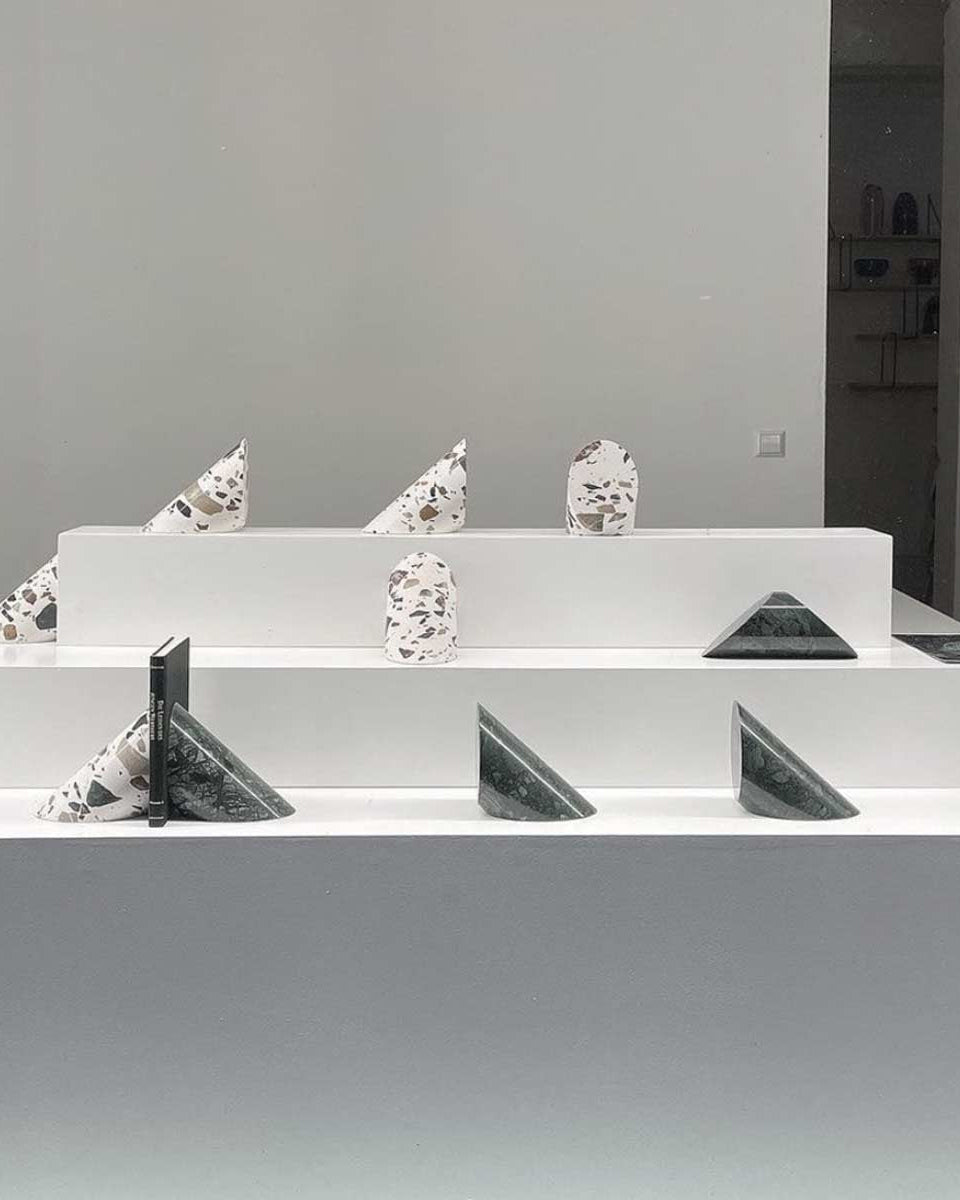 Solid fermalibri di marmo in versione verde o terrazzo